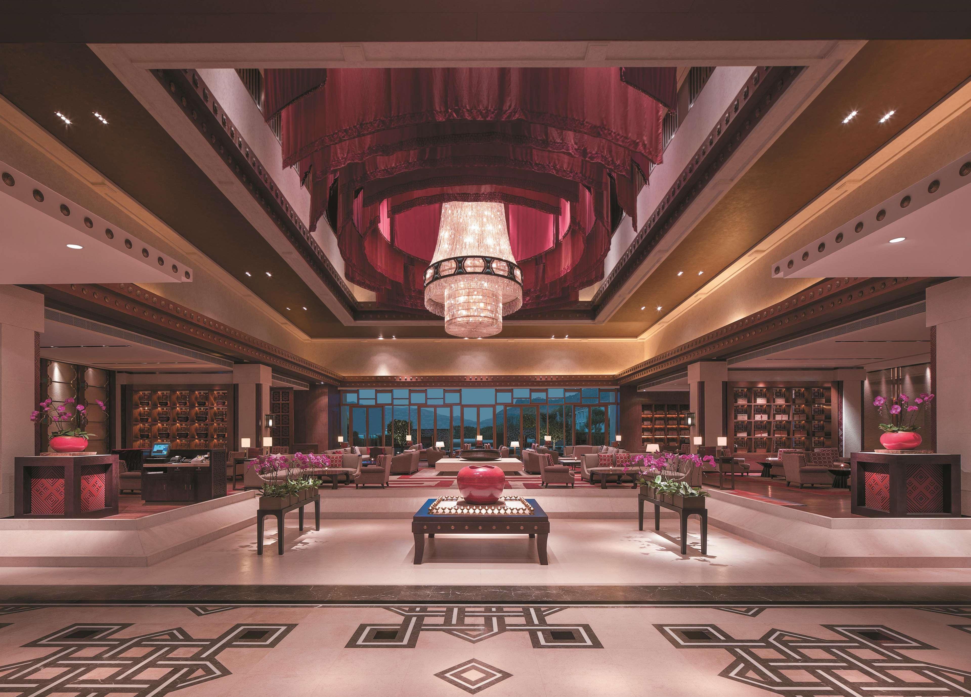 Shangri-La Lhasa Esterno foto