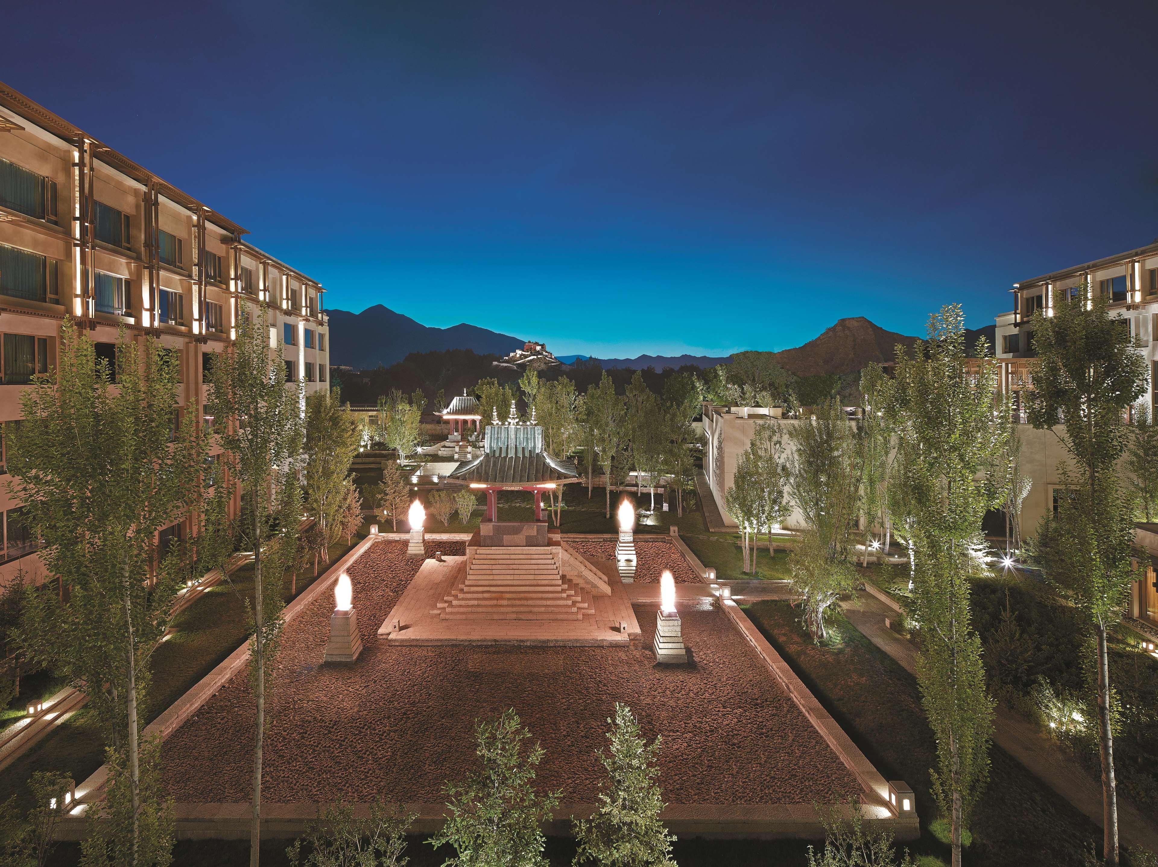 Shangri-La Lhasa Esterno foto